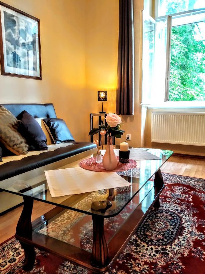 Apartment Sense Of Zizkov براغ المظهر الخارجي الصورة